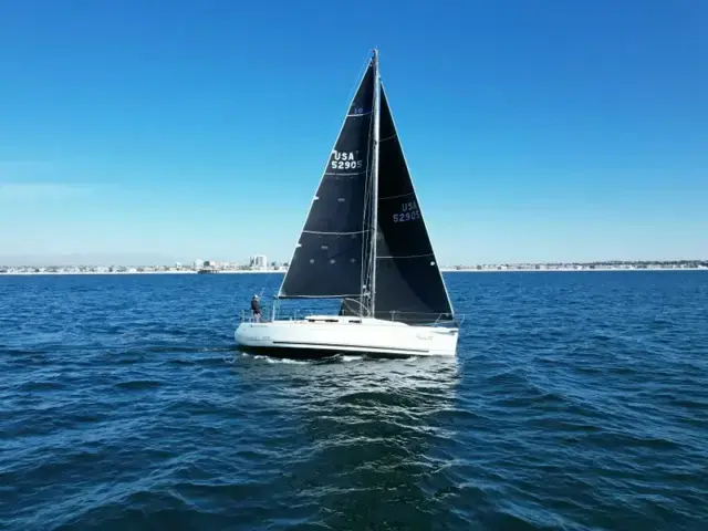 Beneteau 10R