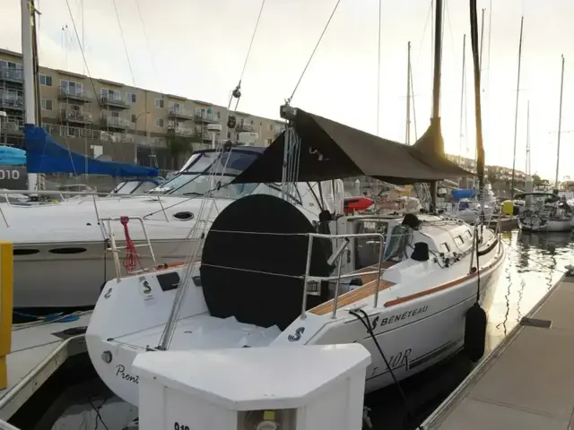 Beneteau 10R