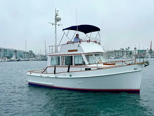 Grand Banks 32 Sedan Trawler