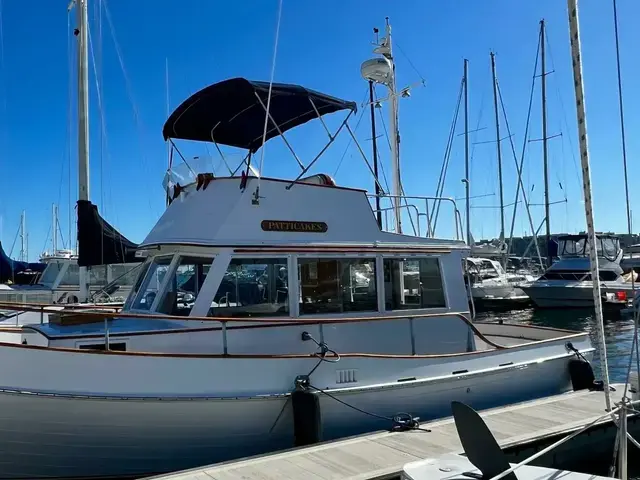 Grand Banks 32 Sedan Trawler