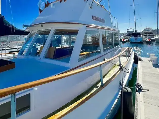 Grand Banks 32 Sedan Trawler