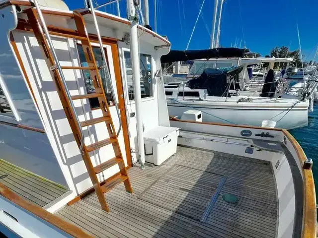 Grand Banks 32 Sedan Trawler