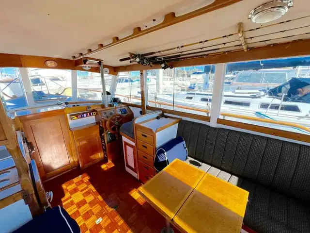 Grand Banks 32 Sedan Trawler