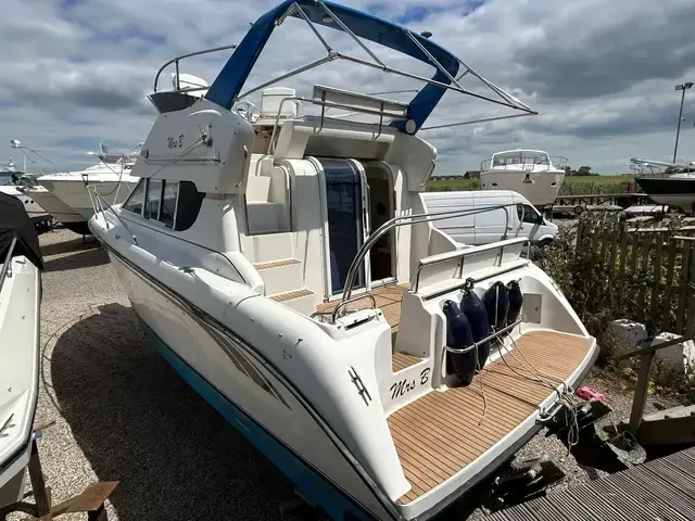 Silverton 312 Sedan Flybridge