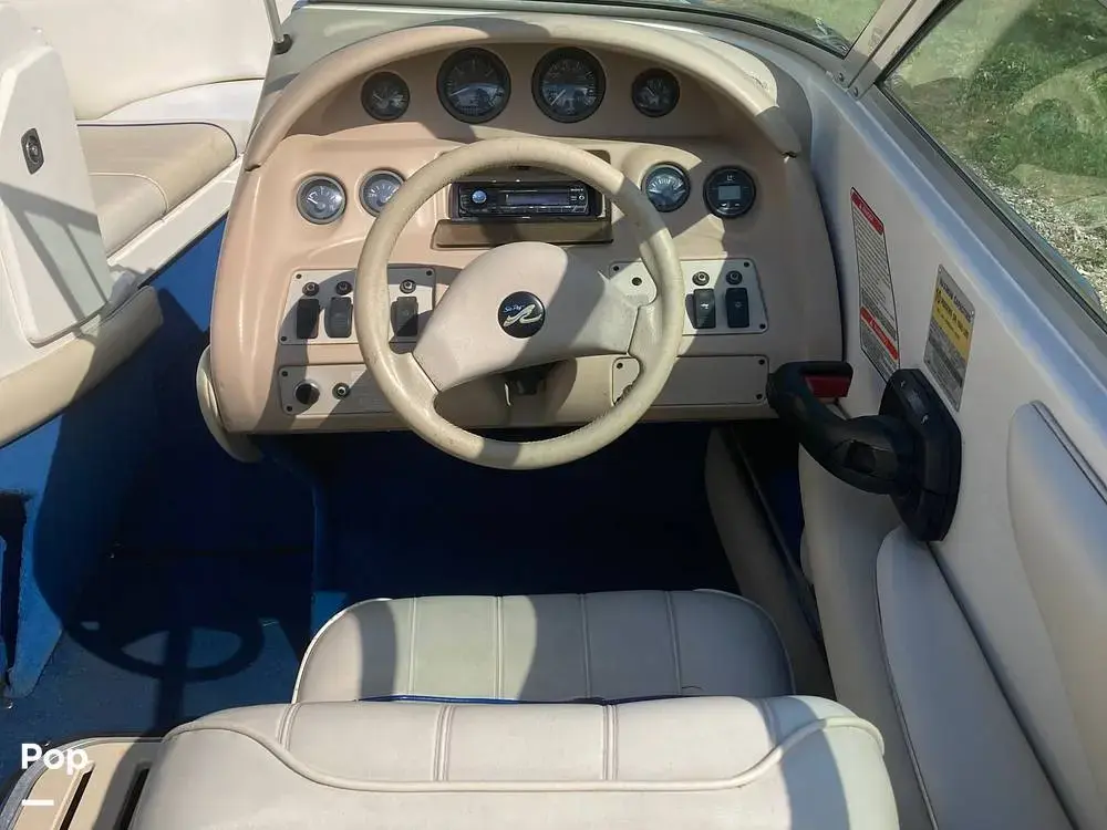 1994 Sea Ray 220 signature