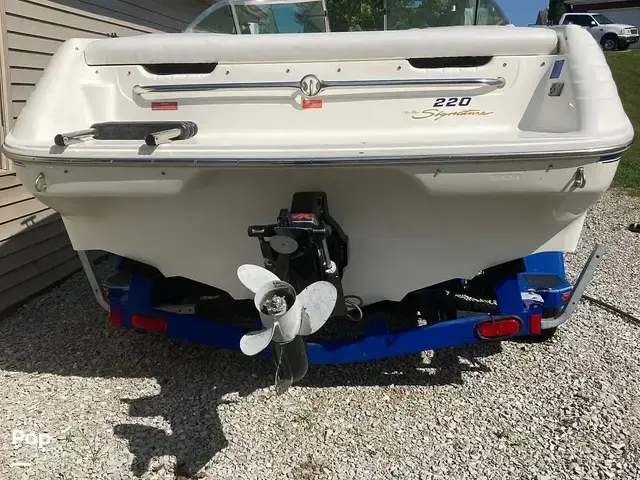 Sea Ray 220 Signature Select