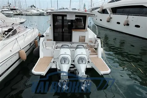 2021 Sealine c335v