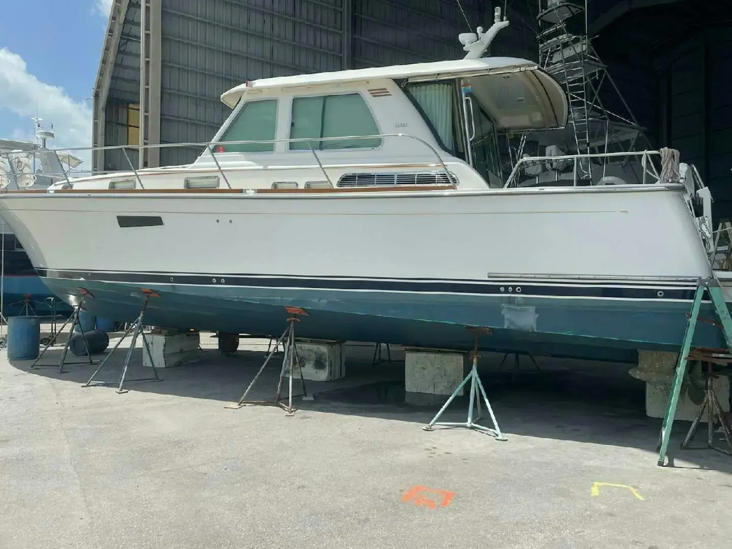 2016 Sabre 48 salon express