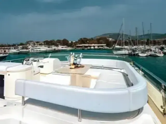 Ferretti Yachts 72