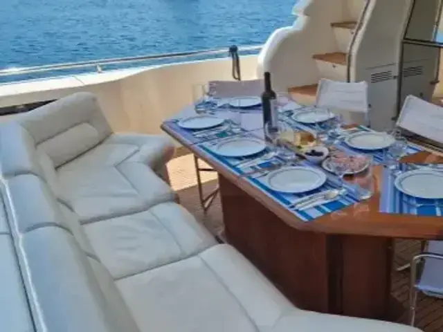 Ferretti Yachts 72