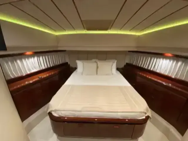 Ferretti Yachts 72