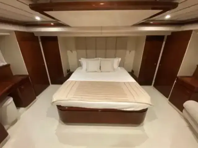 Ferretti Yachts 72