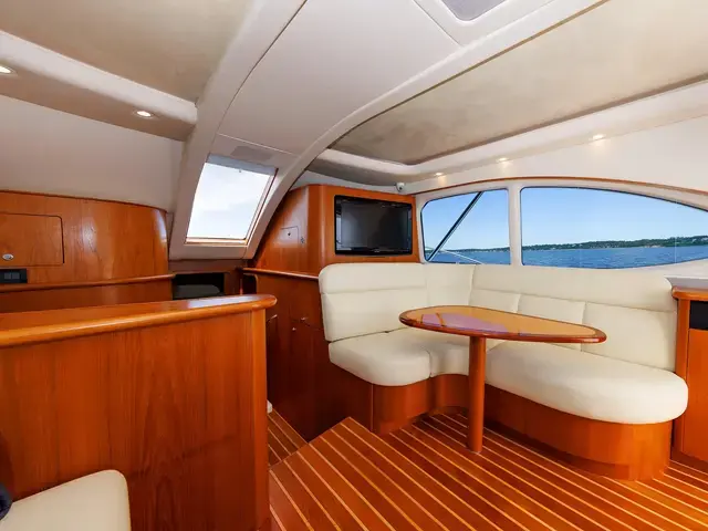 Tiara 39'