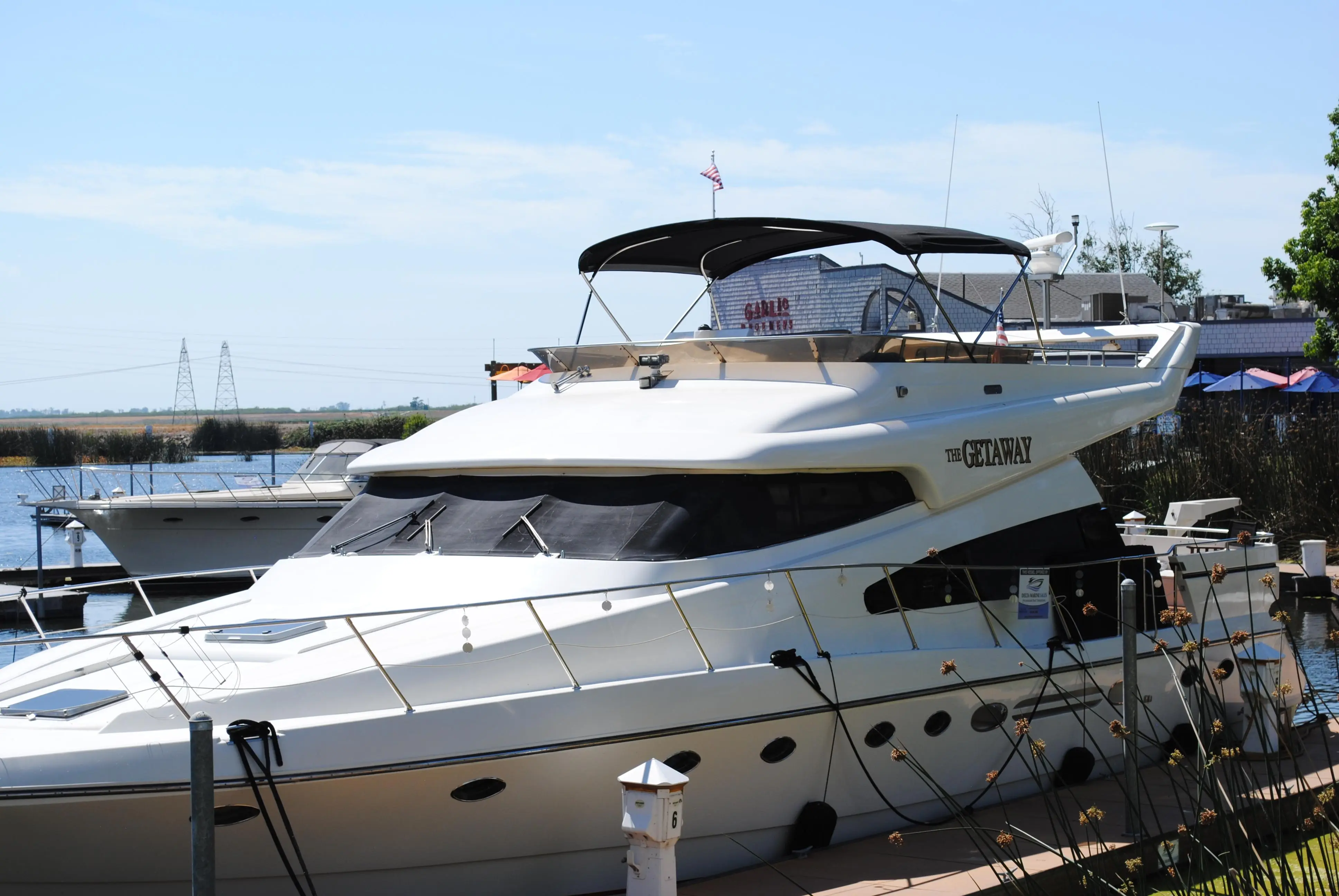 1991 Johnson 63 flybridge