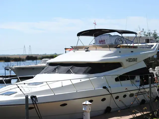 Johnson 63 Flybridge -