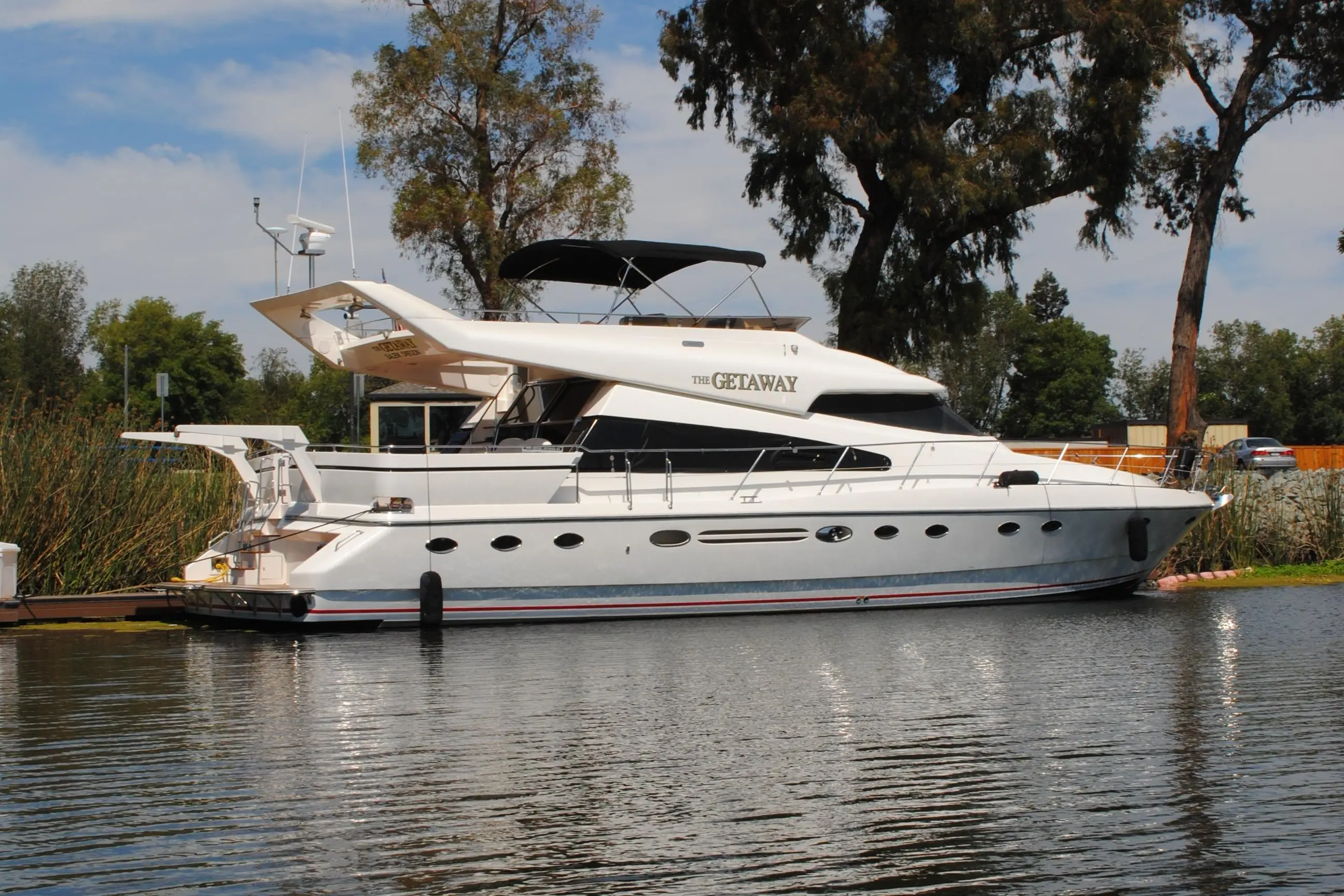 1991 Johnson 63 flybridge