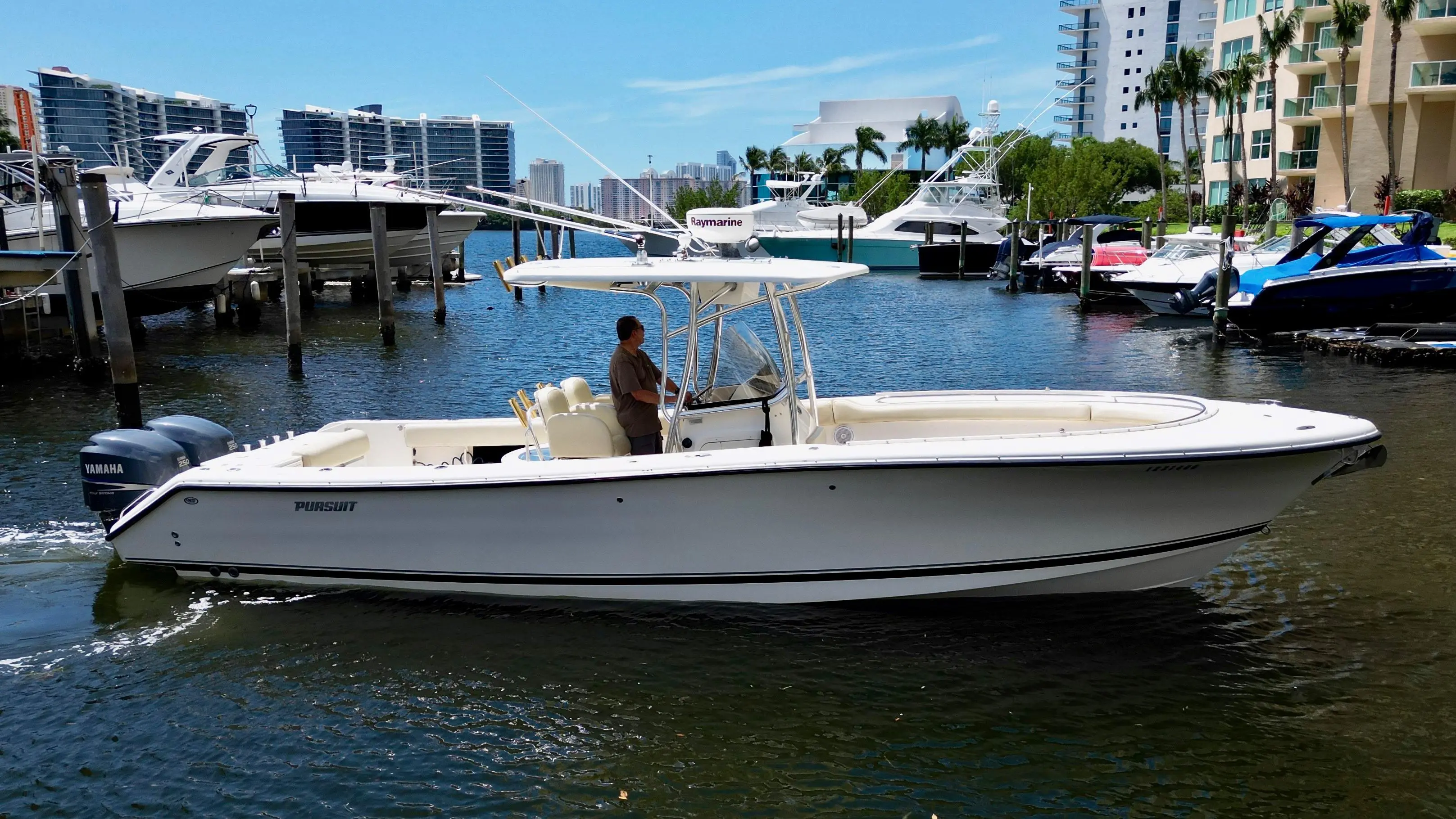 2007 Pursuit 31'