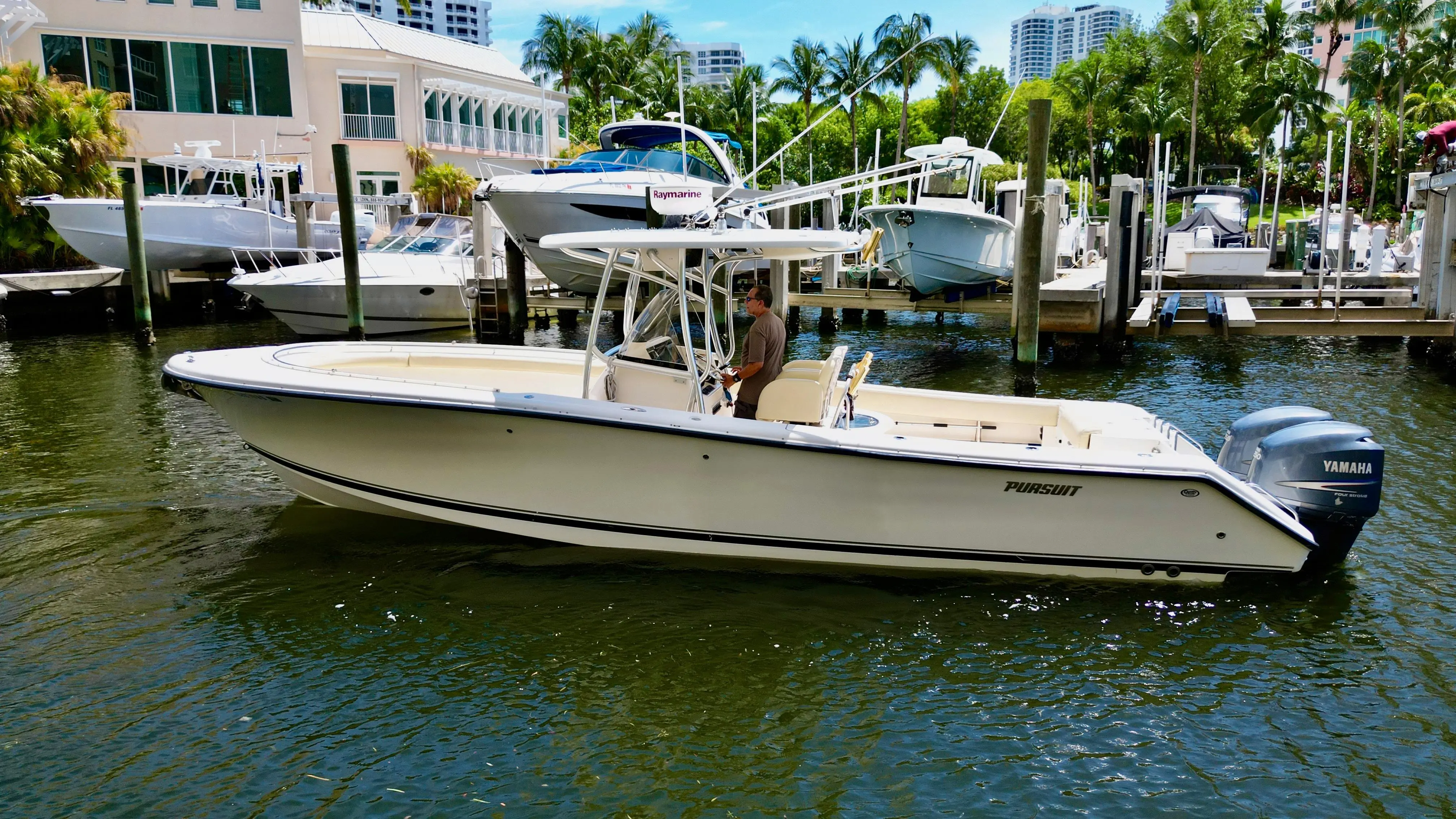 2007 Pursuit 31'