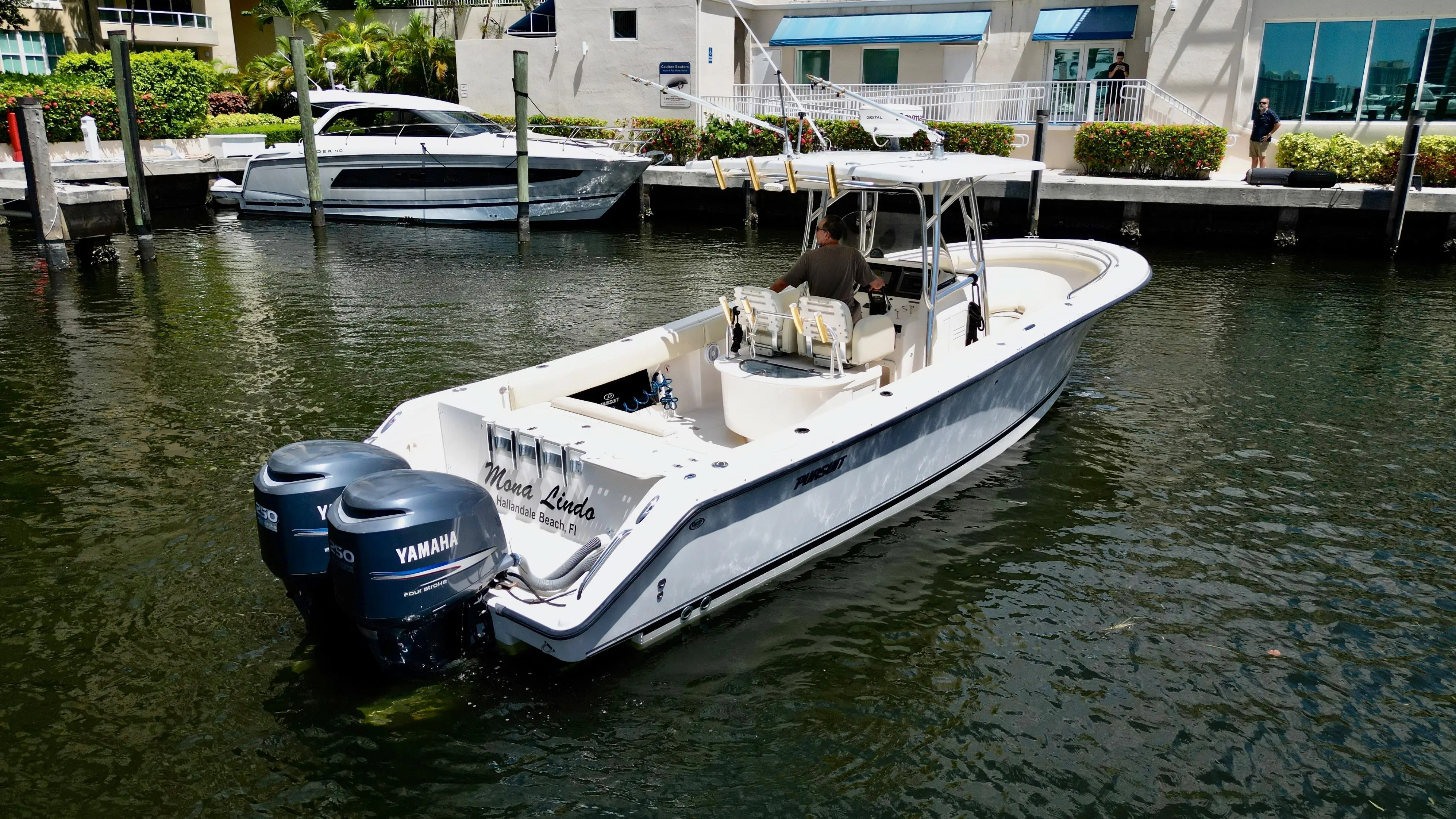 2007 Pursuit 31'