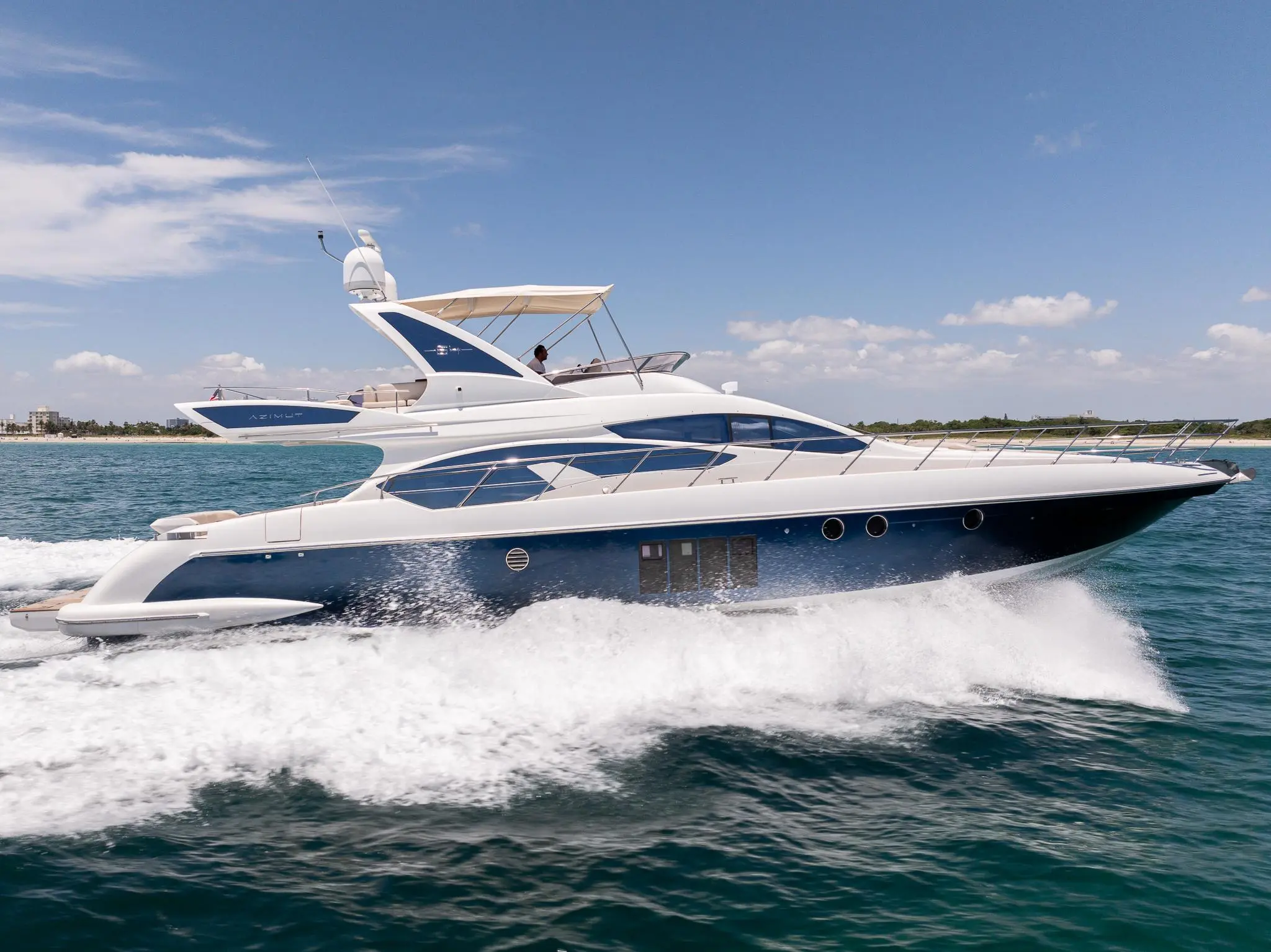 2013 Azimut 64'