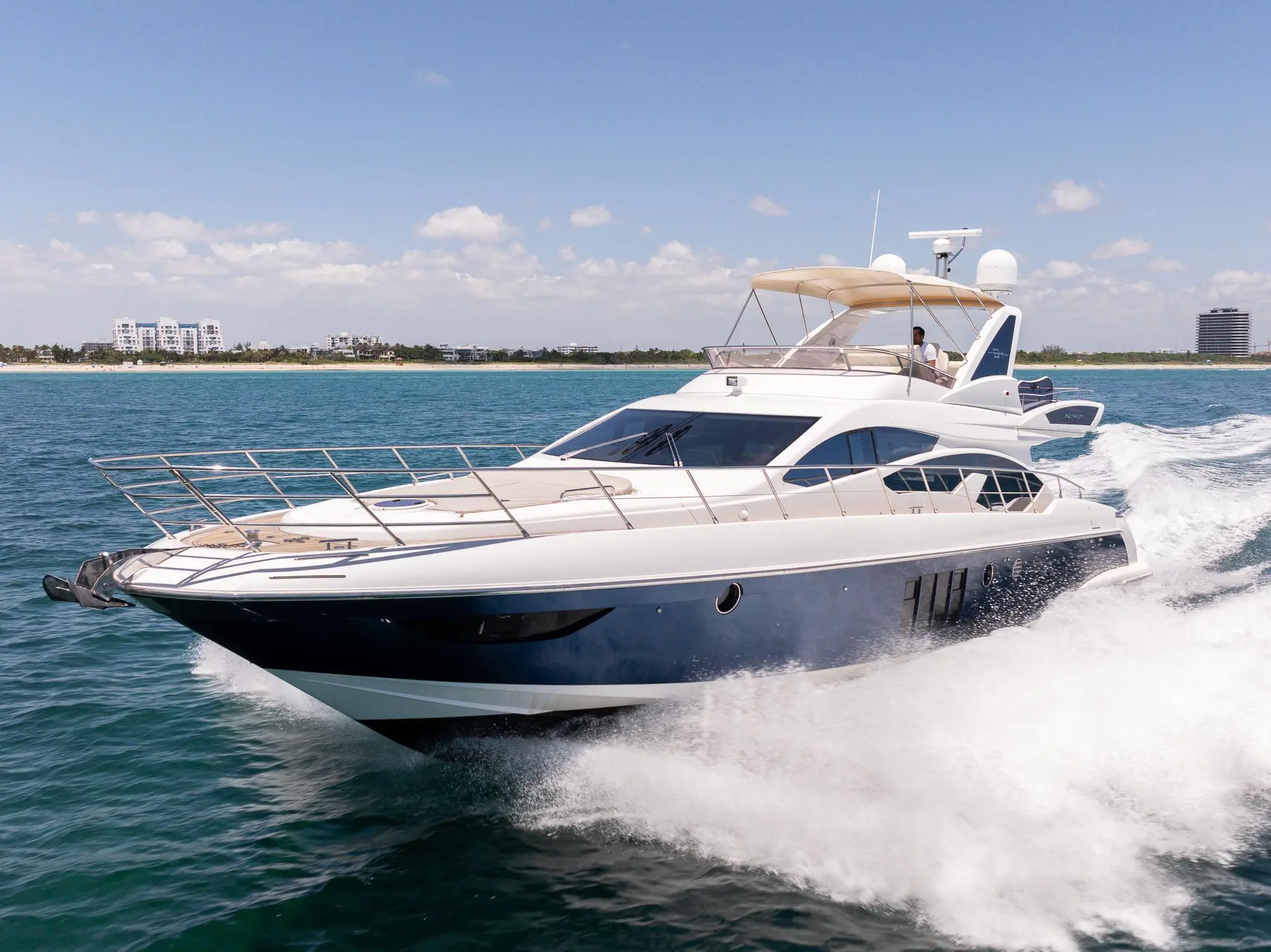 2013 Azimut 64'