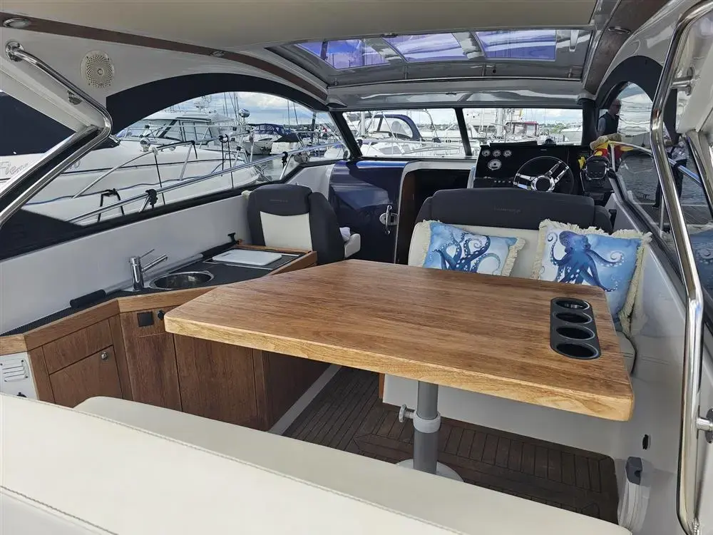 2015 Volvo Penta 27 oc