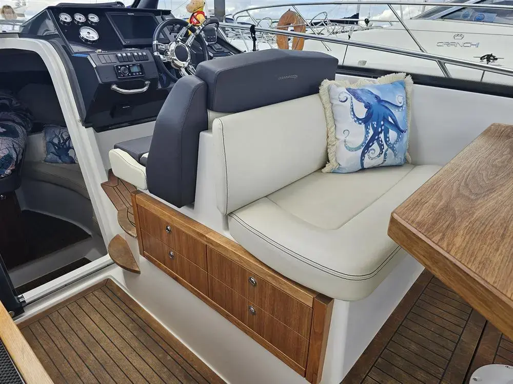 2015 Volvo Penta 27 oc