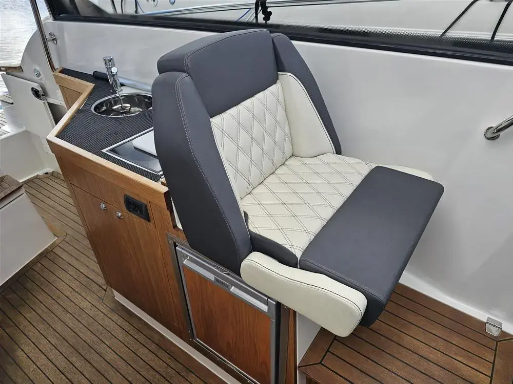 2015 Volvo Penta 27 oc