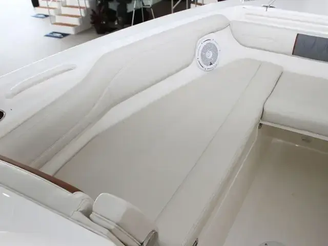 Cobia Boats 280 DC