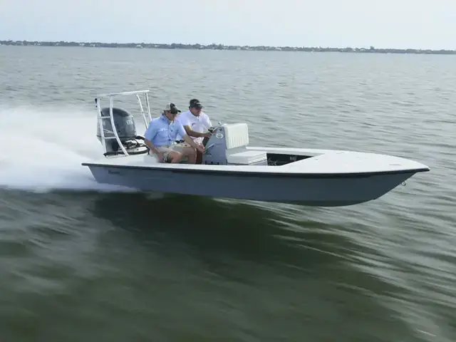 Maverick Boat Co. 18 Hpx-V