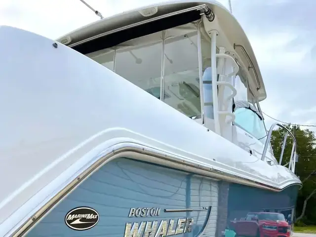 Boston Whaler Defiance 34