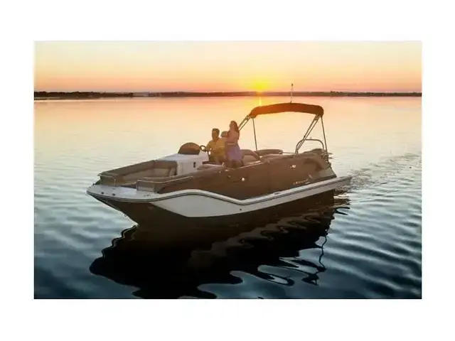 Bayliner Element XR7