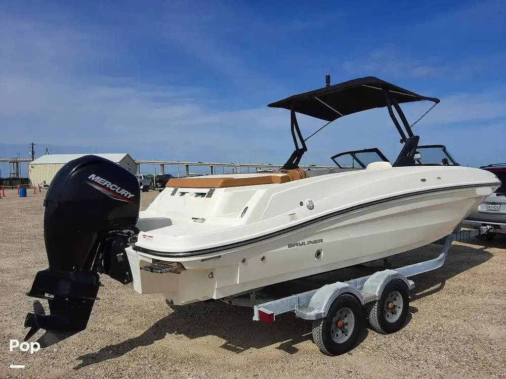 2021 Bayliner vr6 ob