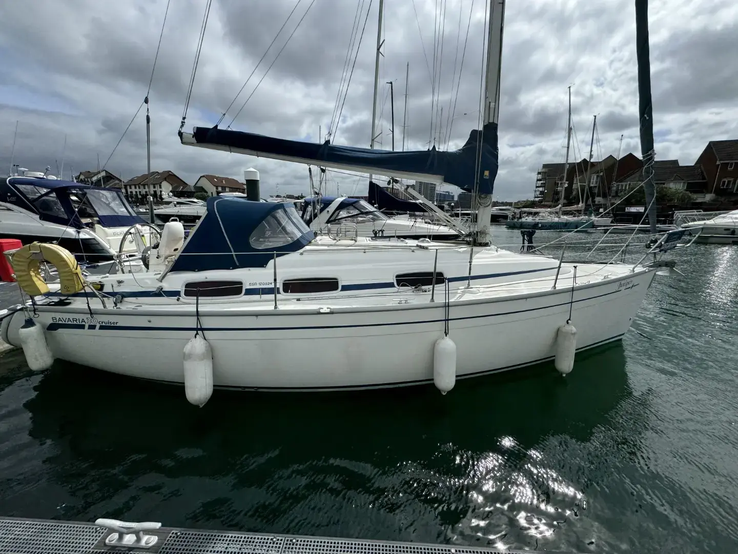 2006 Bavaria 30 cruiser