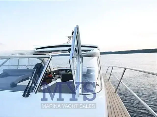 Marex Cabriolet Cruiser 360