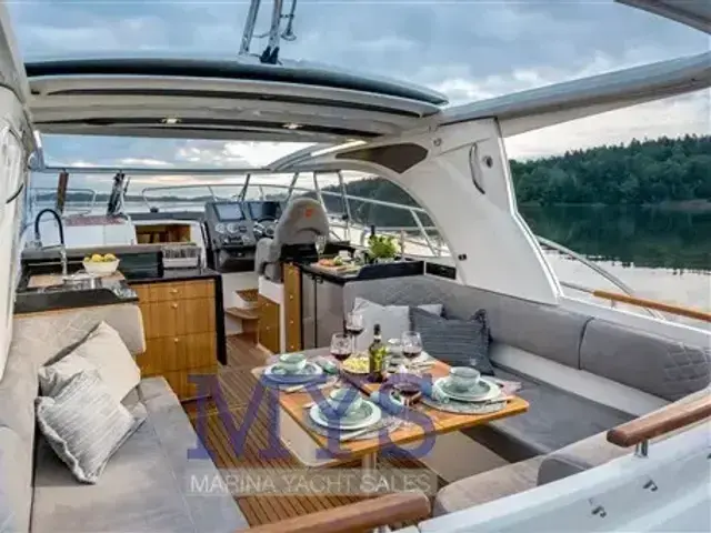 Marex Cabriolet Cruiser 360