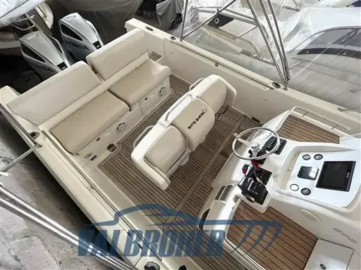 2006 Bimini 285