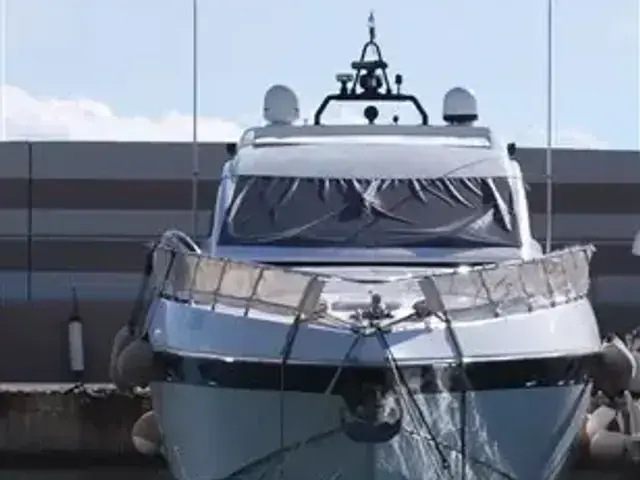 Mangusta 72