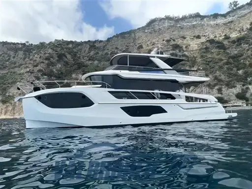 2022 Motion navetta 64