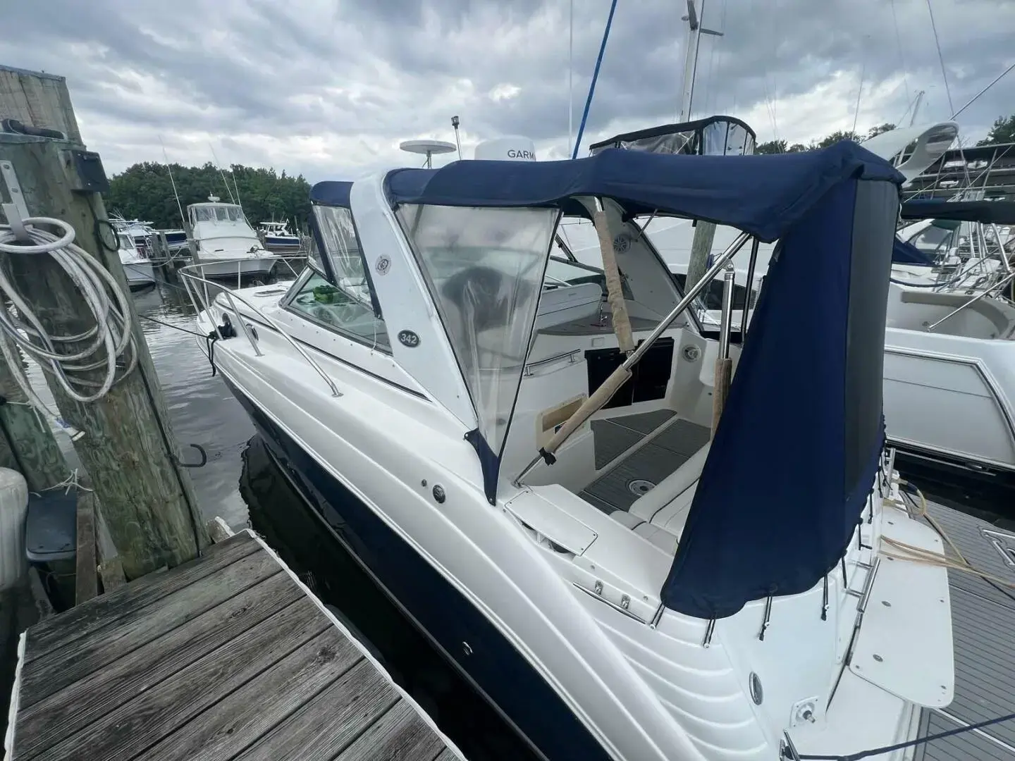 2006 Rinker fiesta vee 342