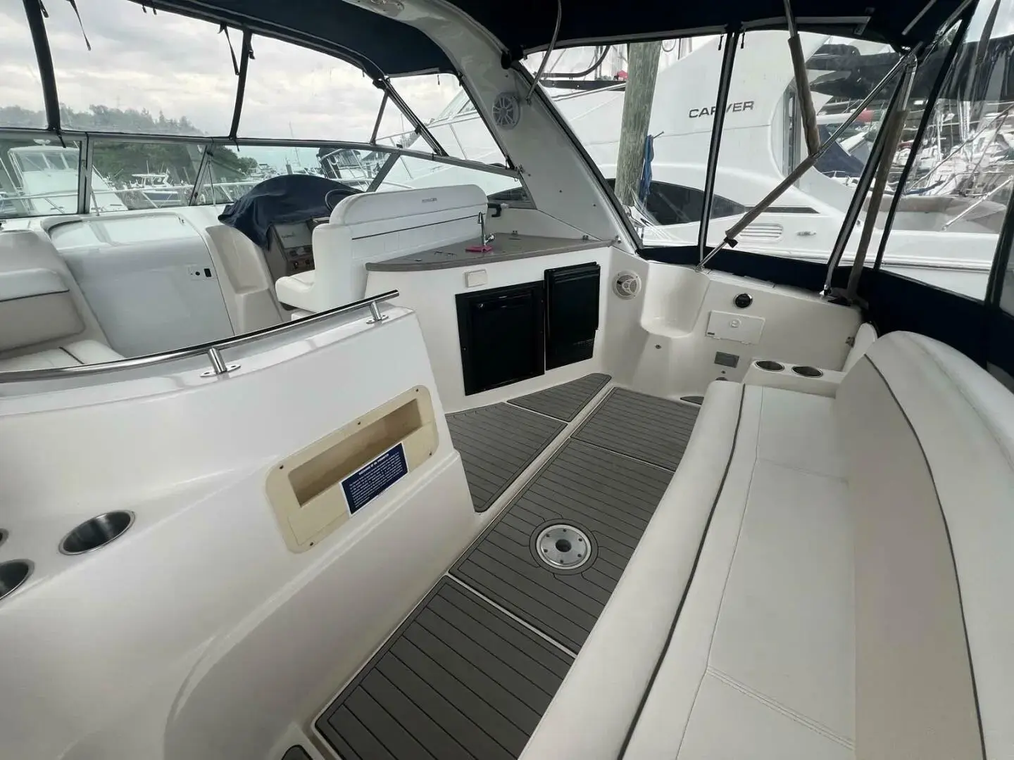 2006 Rinker fiesta vee 342