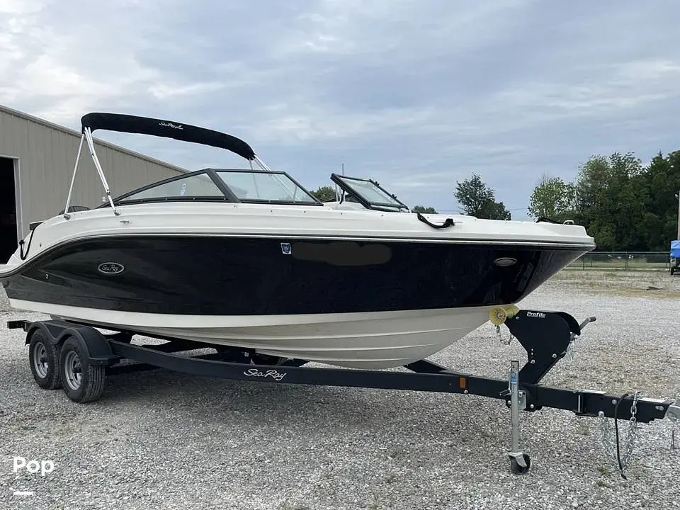 2019 Sea Ray spx 230 ob