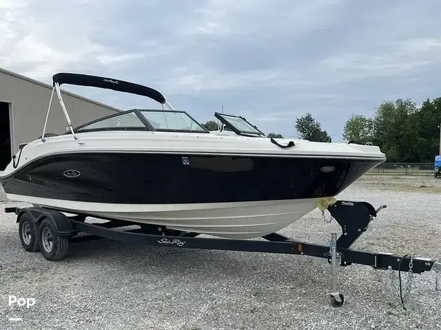 Sea Ray 230 Spx