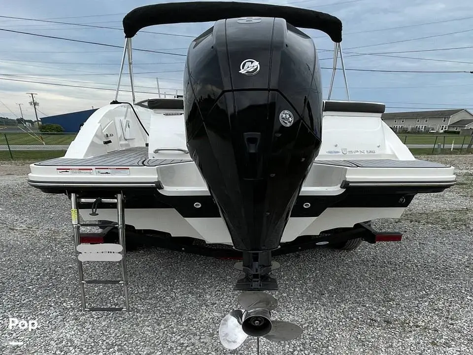 2019 Sea Ray spx 230 ob