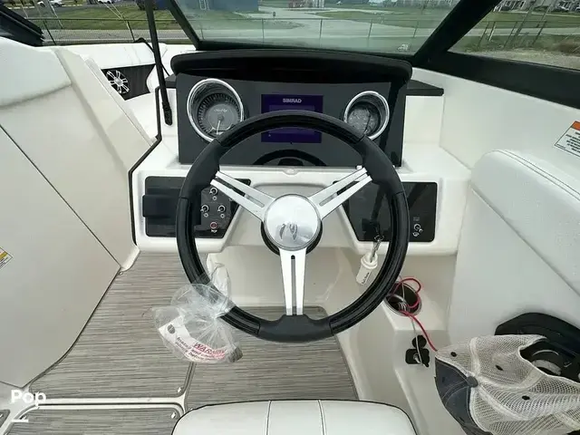 Sea Ray 230 Spx