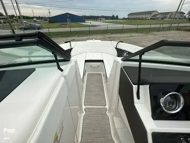 Sea Ray 230 Spx