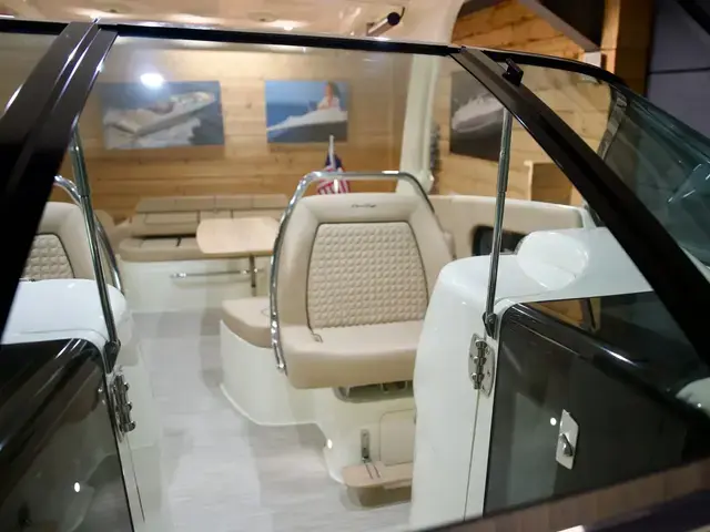 Chris Craft 35 Launch Gt