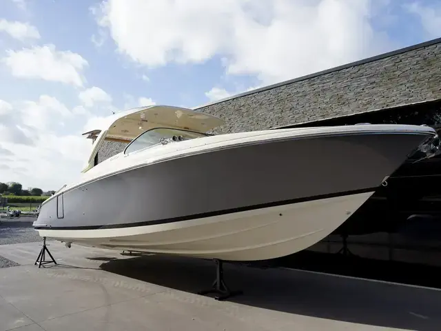 Chris Craft 35 Launch Gt