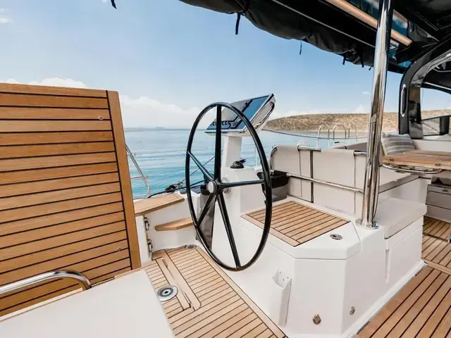 Beneteau Oceanis Yacht 62