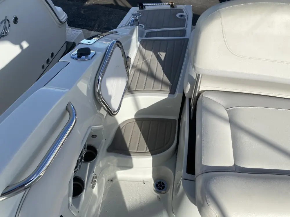 2017 Crownline e6xs